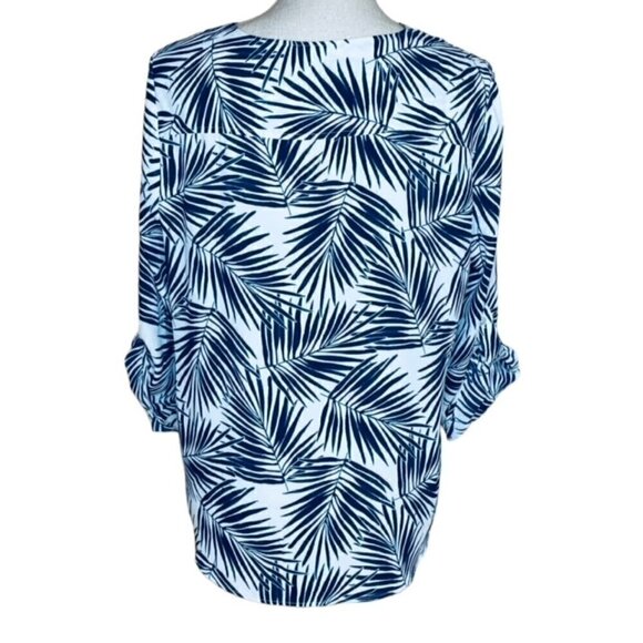 CHICO'S Caribbean Palms Tie-Front Blouse - Size Medium - Picture 5 of 9